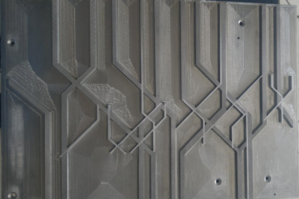 placa-maquina-tecnologia-embossed